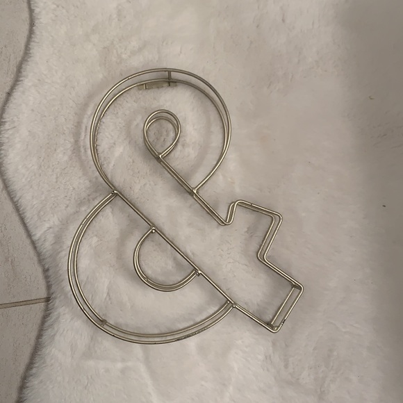 “&” Decor - Picture 2 of 2